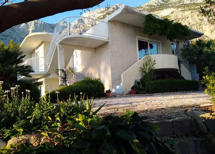 Apartments With A Parking Space Makarska - 22490